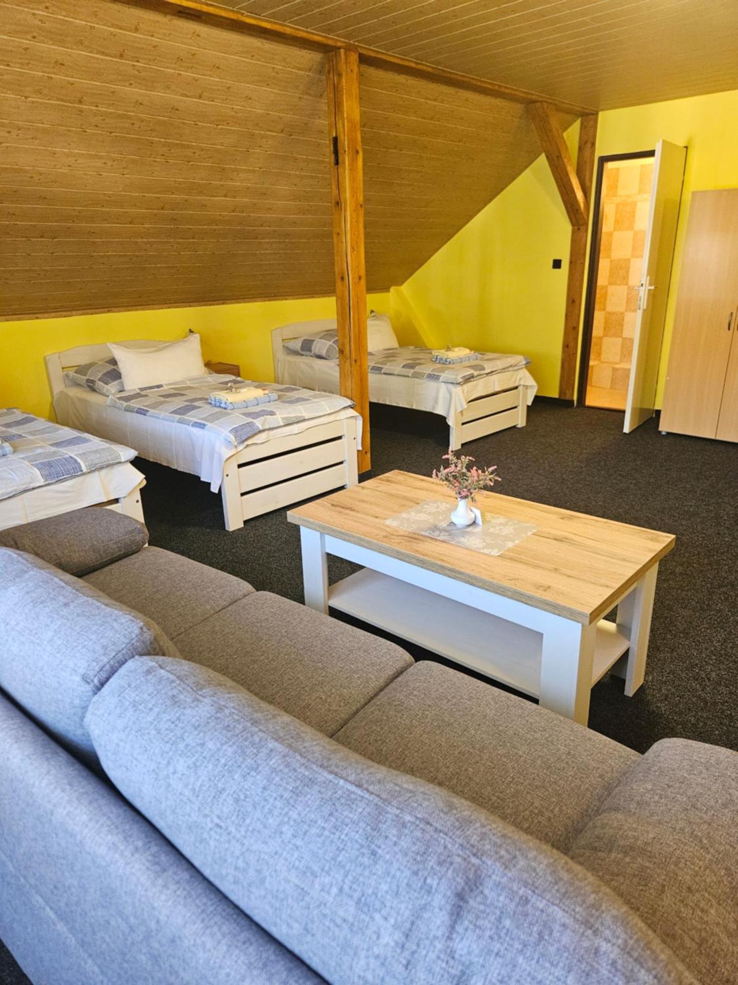 Guest House Pod Lesem Merklin Eksteriør bilde