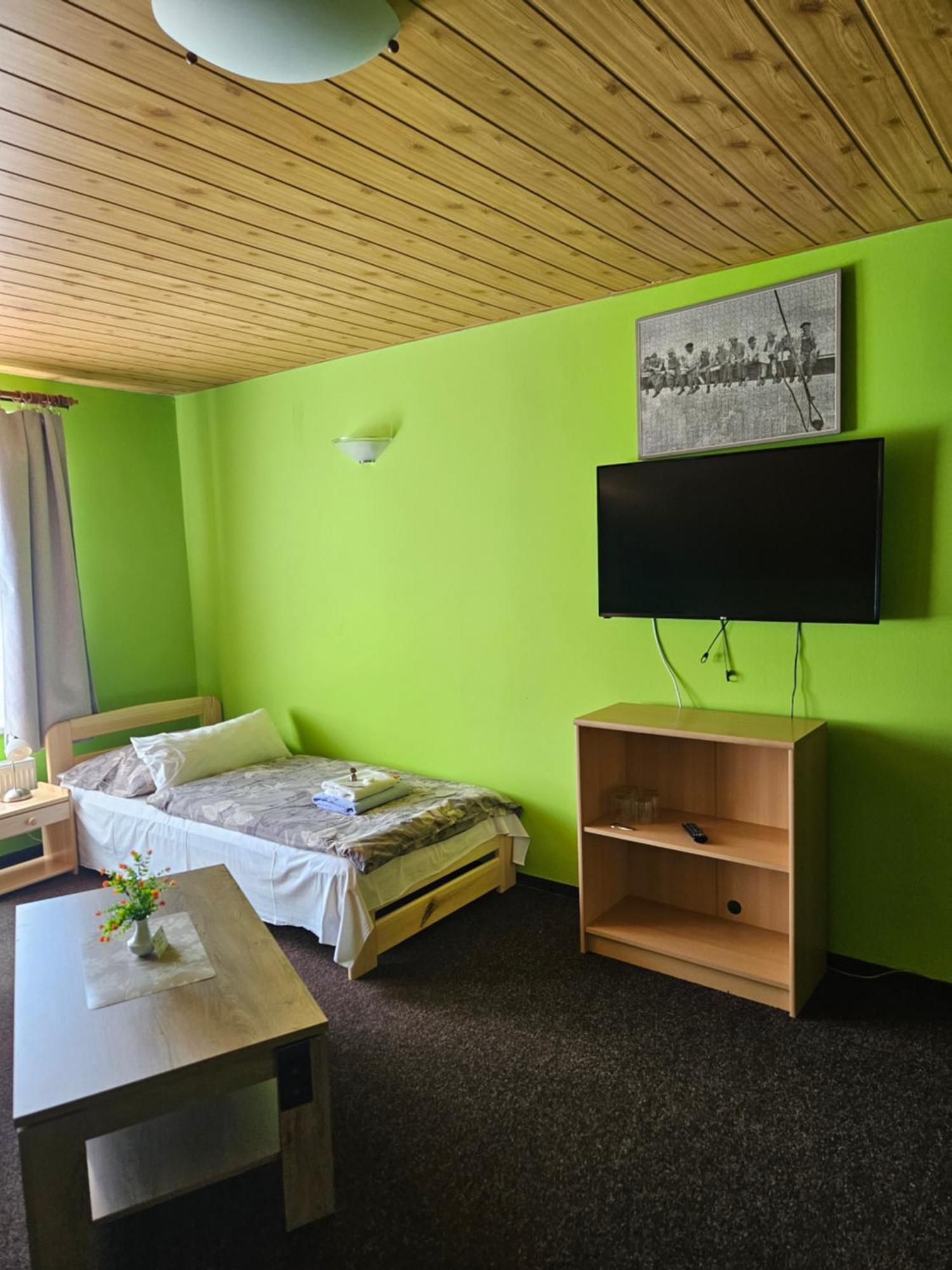 Guest House Pod Lesem Merklin Eksteriør bilde