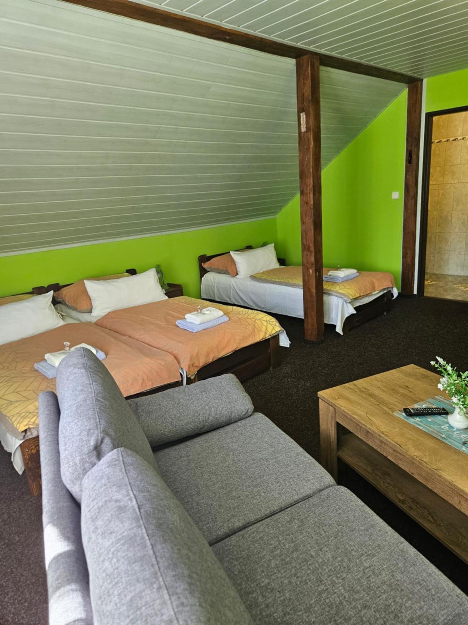 Guest House Pod Lesem Merklin Eksteriør bilde