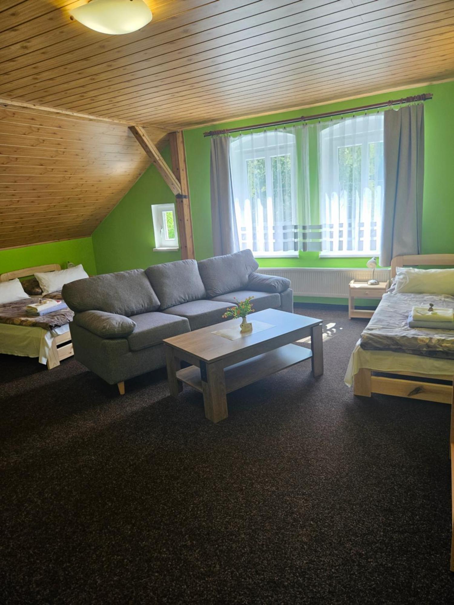 Guest House Pod Lesem Merklin Eksteriør bilde