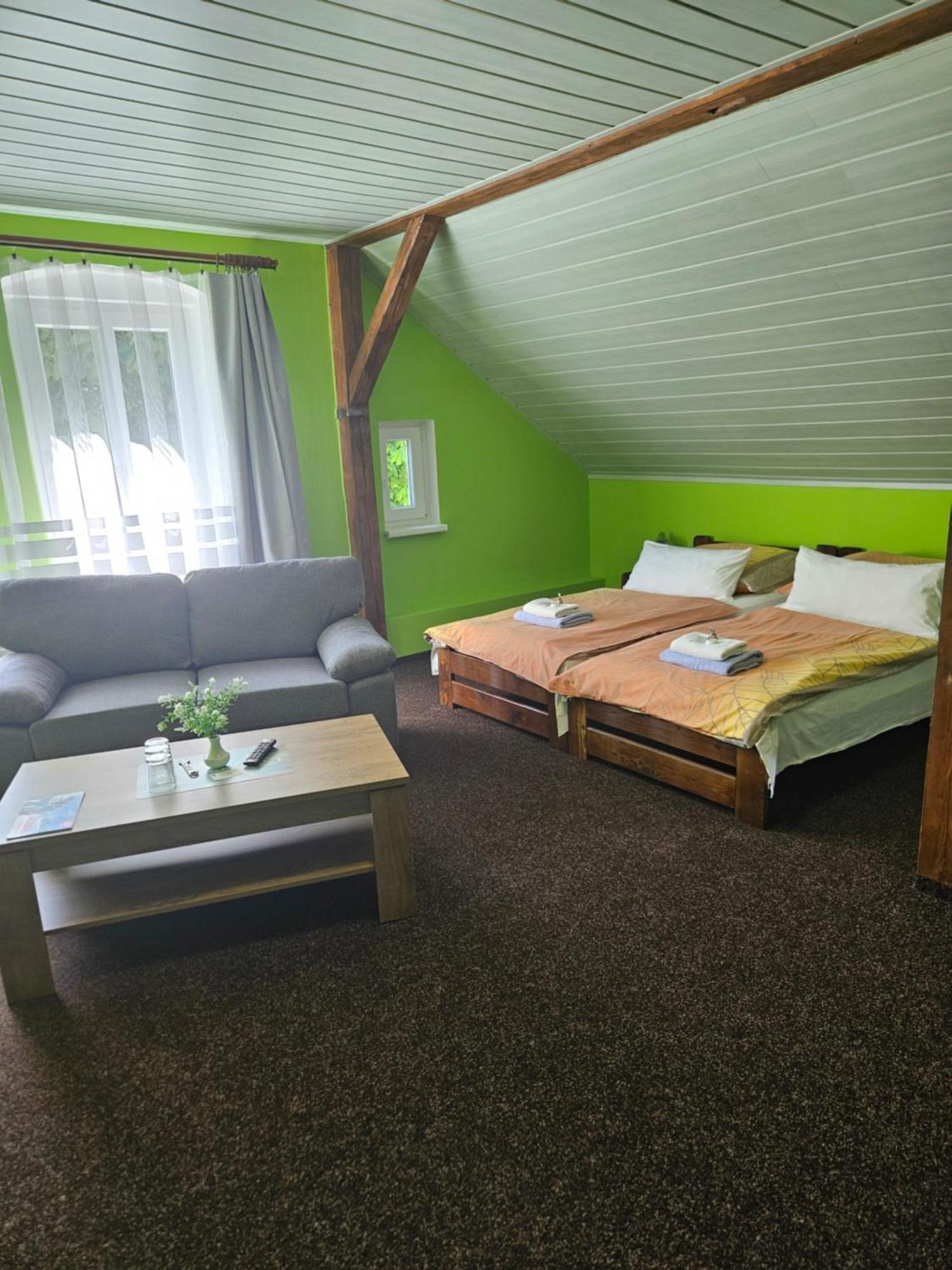Guest House Pod Lesem Merklin Eksteriør bilde